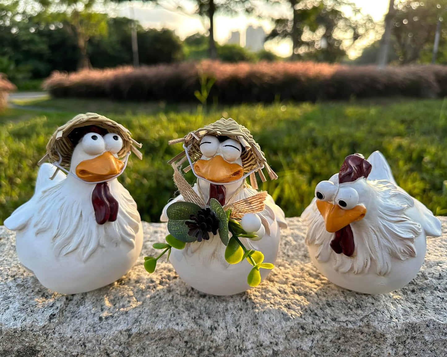 Funny Farm Chickens Statues,Chicken Fence Decoration,Resin Cute Chickens Decor,Outdoor Real Animal Statue,Chicken Sculpture,Perfect for Home Garden Stairs,Farm,Patio,Backyard