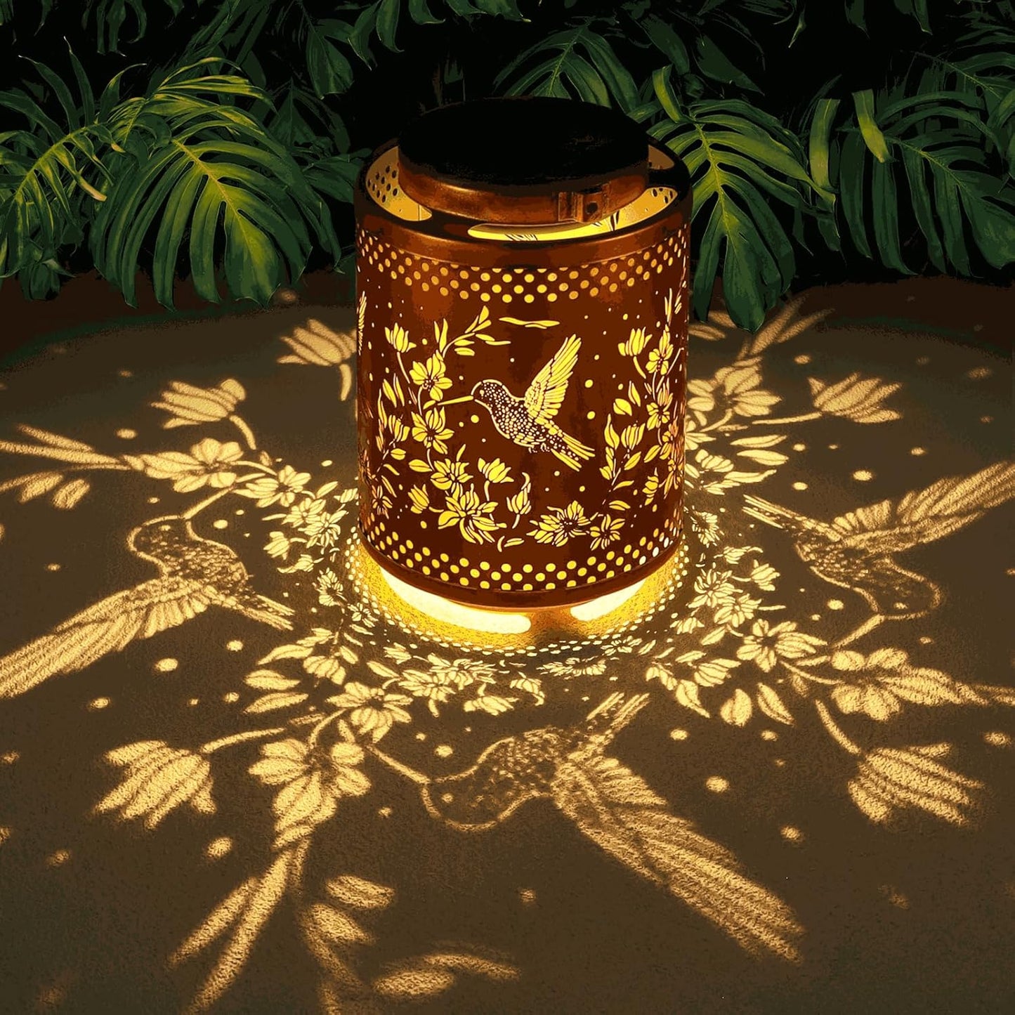 Hummingbird Solar Lanterns Garden Decor Birthday Gifts for Women Mon Grandma Metal Hanging Solar Lights Waterproof Outdoor Decoration for Outside LED Lanterns for Yard Patio Lawn Pathway Landscape