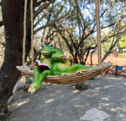 Artisan Flair Hanging Swing Frog Statues - Frog Statues for Garden Outdoors, Reading Book Frog Figurine, Resin Couple Decor for Garden, Balcony, Tree Decoration