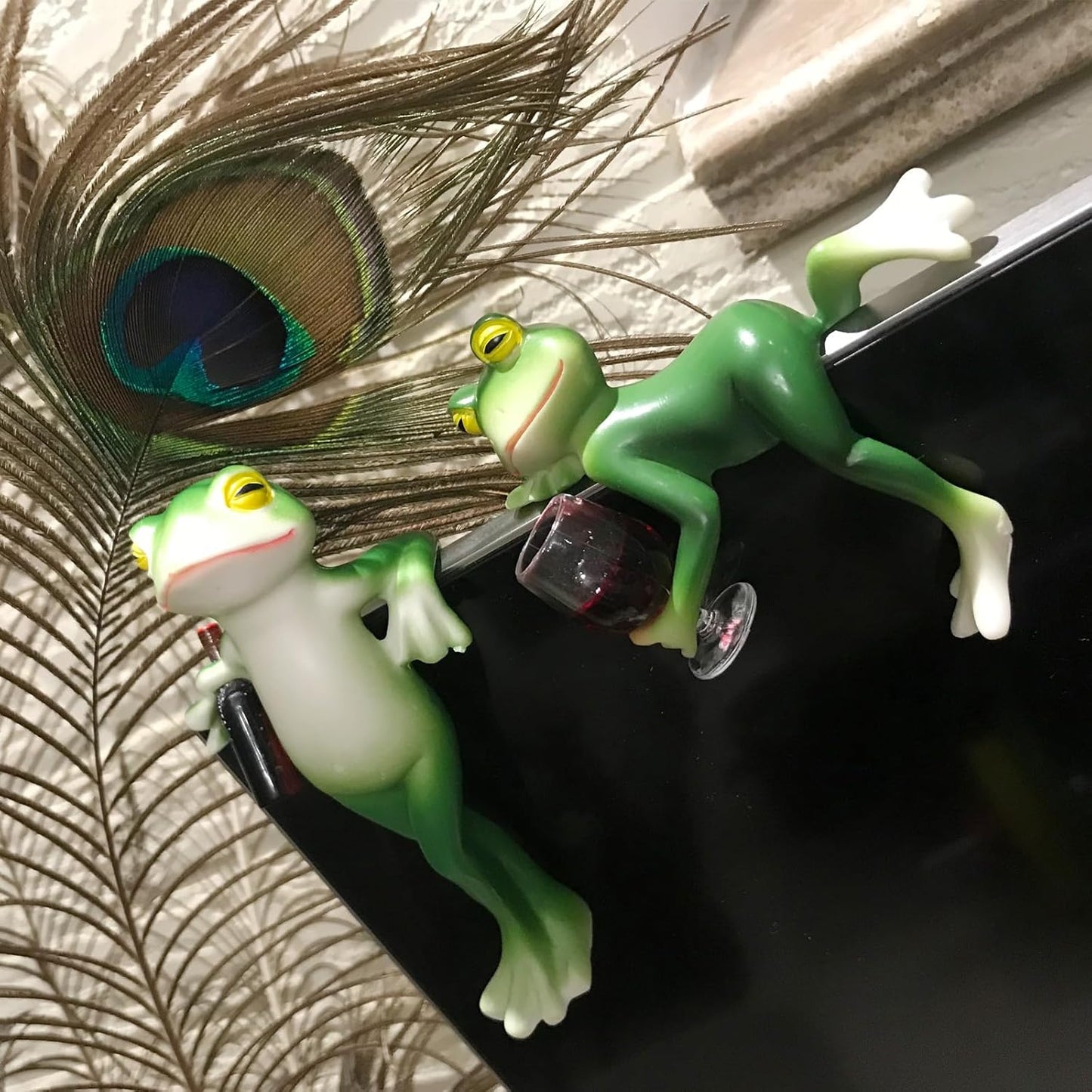 2 Pack Miniature Frog Figurines Decor Cute Resin Frog Statue Sculpture Garden Planter Pots Indoor Outdoor Patio Balcony Home Desk Lie and Stand
