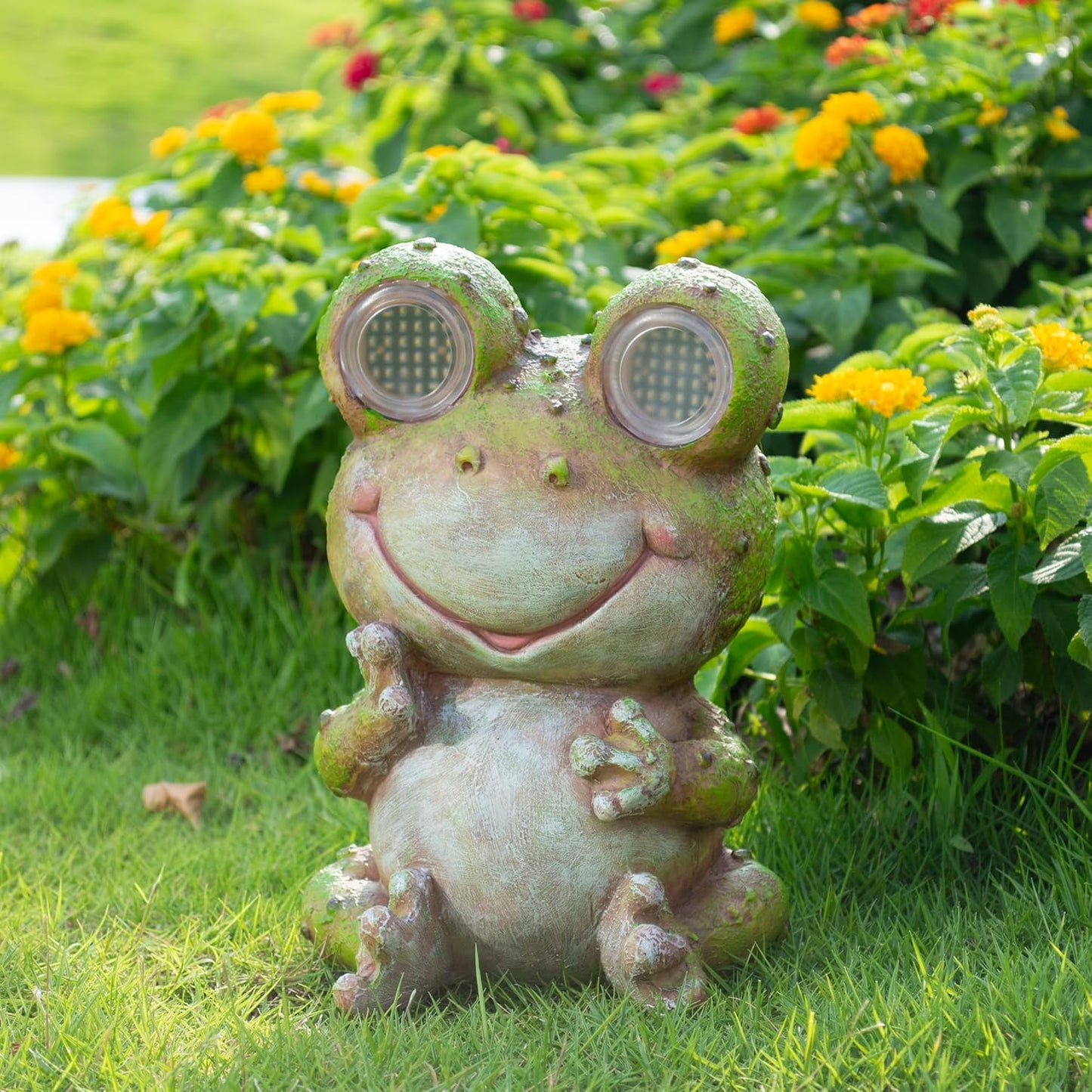 Solar Frog Garden Statue with Rotating Blinking Led Eyes Waterproof Resin Outdoor Decor Auto Dusk-to-Dawn Sensor for Patio Yard Garden Unique Birthday Housewarming Gifts for Women Mom Grandma