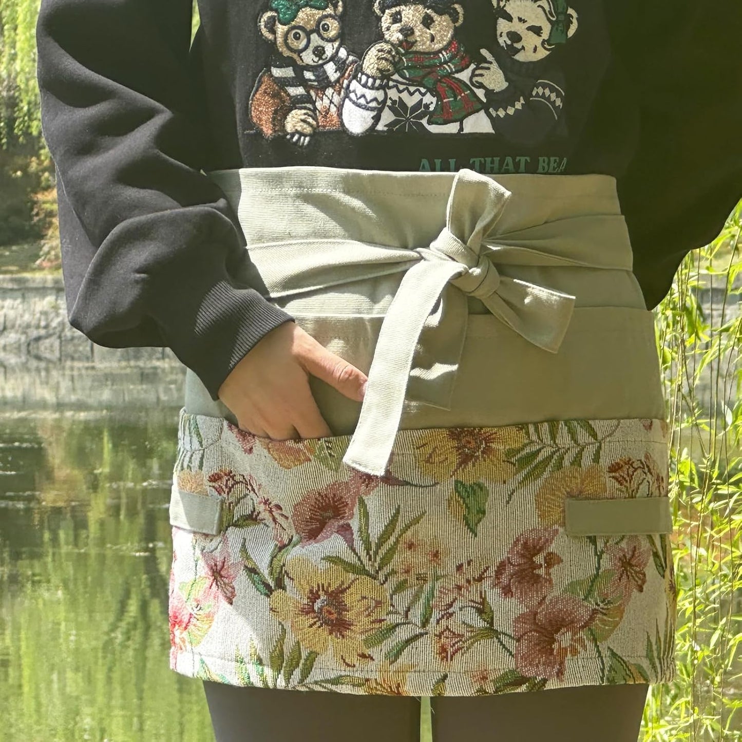 Garden Apron for Woman, Serve Apron Cute, Flora Half Apron with 8 Pockets, Valentines Gift for Mom Wife Girlfriend