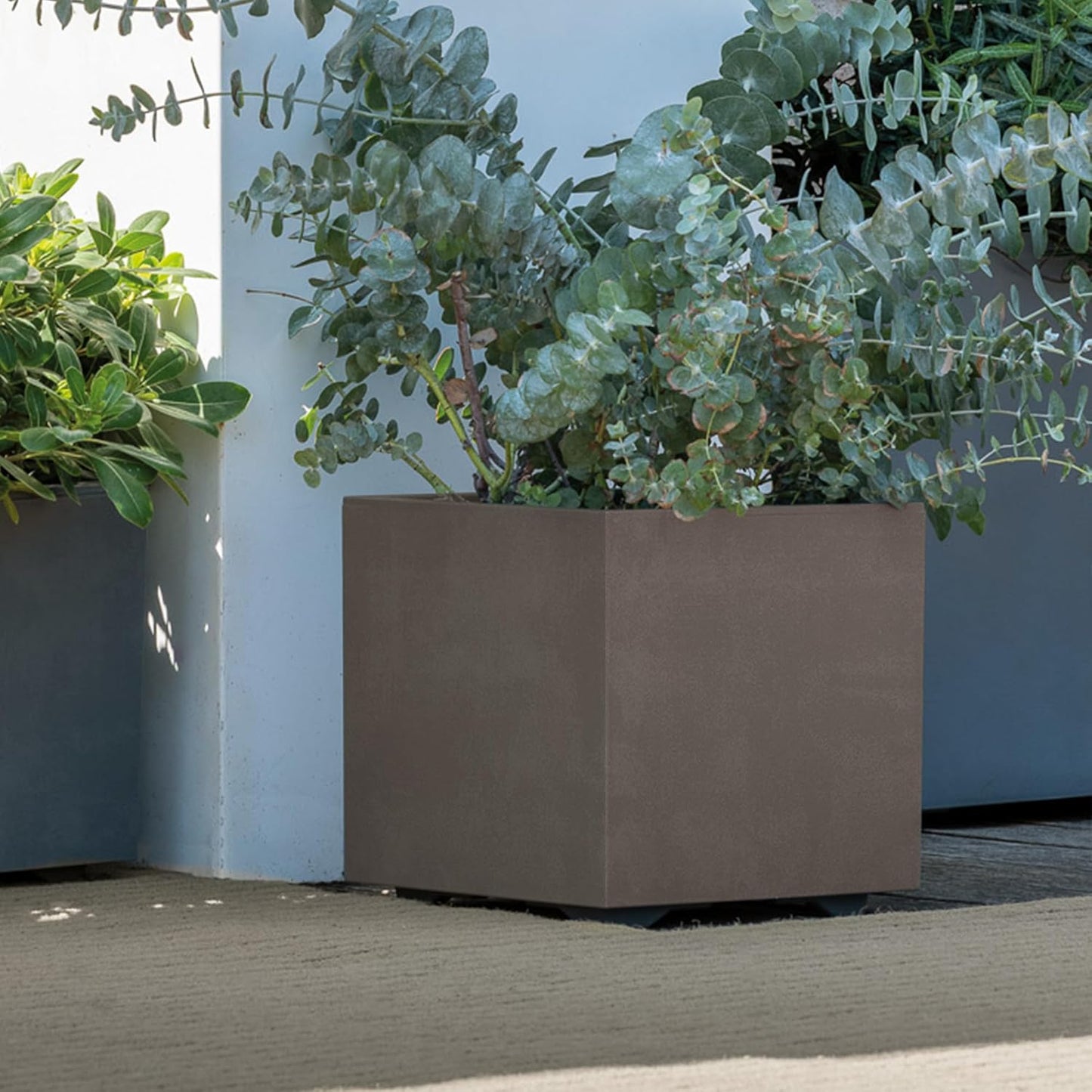 Deroma Millennium 15” Cube Planter | Light & Durable Plastic | Indoor or Outdoor Square Pot for Patio/Porch | Includes Water Reserve & Drain Plug | Trendy Planter for Plants, Flowers, Garden | Sand