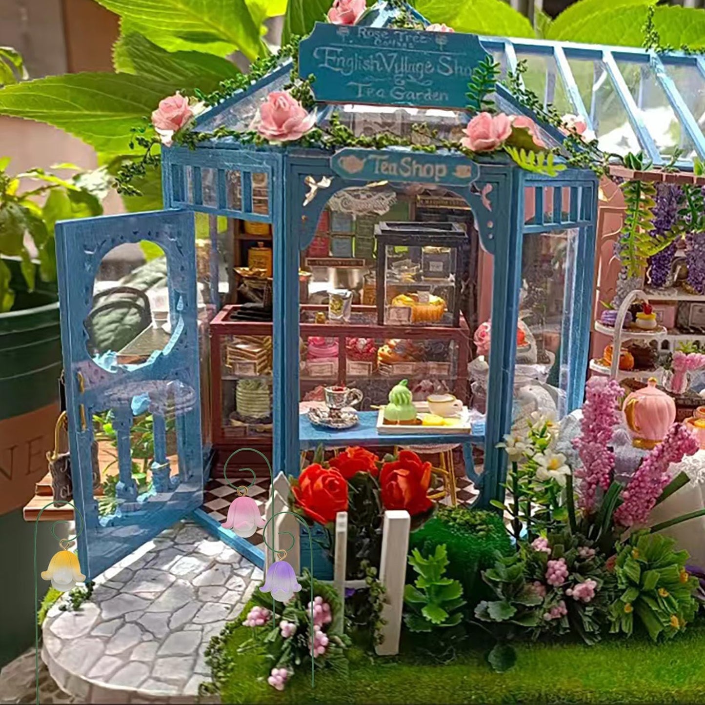 3PCS Fairy Garden Miniatures Fairy Garden Accessories Flower Set Mini Garden Micro Landscape Ornaments Lily Miniature Glow in The Dark Flower Pick Stand Set Fairy Garden Dollhouse Accessory