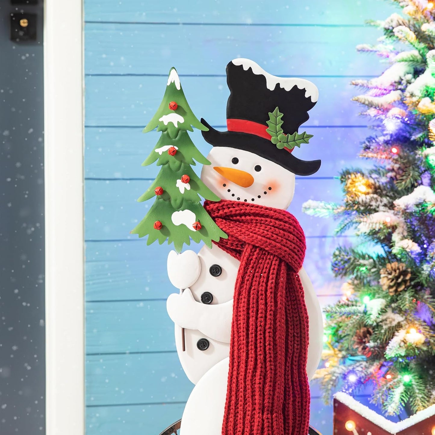 Glitzhome 32”H Metal Snowman Porch Décor Bike Wheel Cute Snowman with Red Scarf Hat Christmas Tree Garden Yard Porch Sign Indoor Outdoor Christmas Decorations