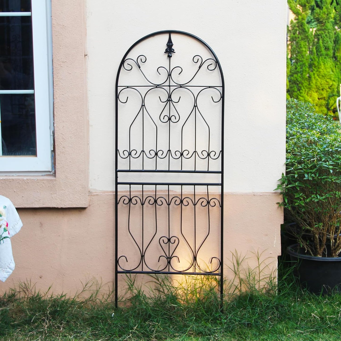 SCENDOR Trellis for Climbing Plants 59" H x 22" W Metal Unique Design Decorative Garden Structure Weather-Resistant Trellises Outdoor Decor Flowers Roses Vine Ivy Clematis 1 Pack