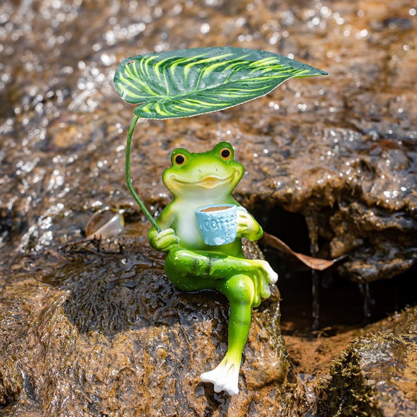 OwMell Frog Statue for Garden, Green Frog Figurine for Outdoor Decor Yard and Garden Decoration Resin Sculpture 6 Inches - Coffee & Leaf