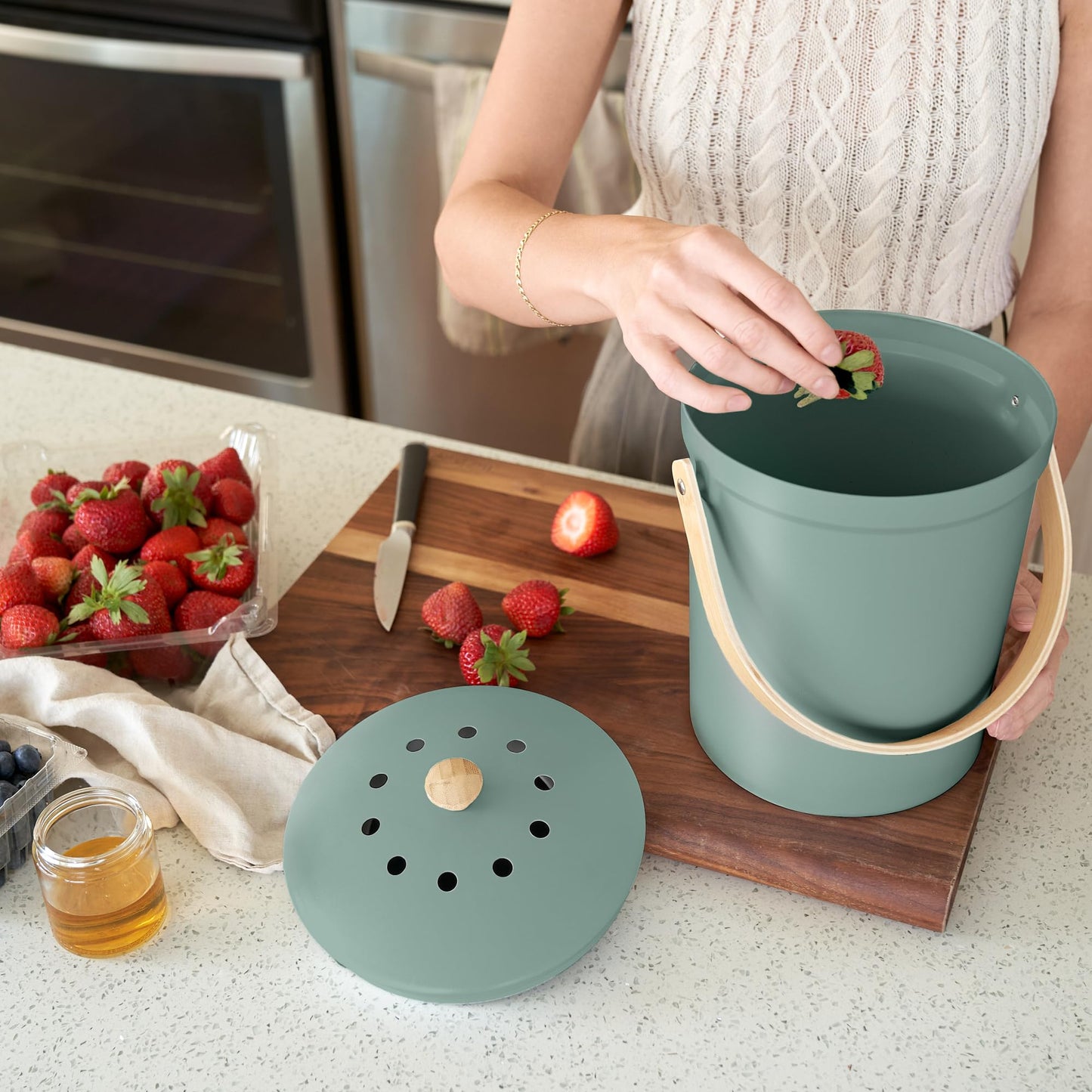 Beautiful Kitchen Compost Bin with Smell Proof Lid - Rust Proof and Odorless Compost Bucket for
