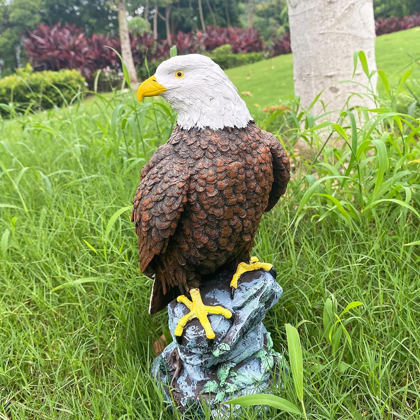 Garden Decor Sculptures Statues Outdoor, Stunning Bald Eagle Stand on Stone Christmas Animal Figurine Decorations for Lawn Yard, Home Patio Decor Gardening Gifts for Porch