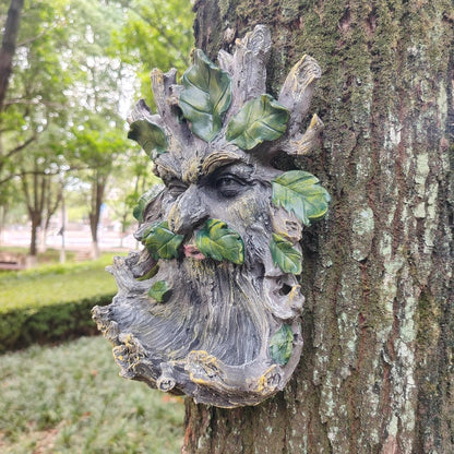 Whimsical Tree Face Garden Decoration ，Tree Faces Decor Outdoor Wallmounted Statue Art with Leaf Features, Outdoor Decor Garden Accessory (Home Decor)