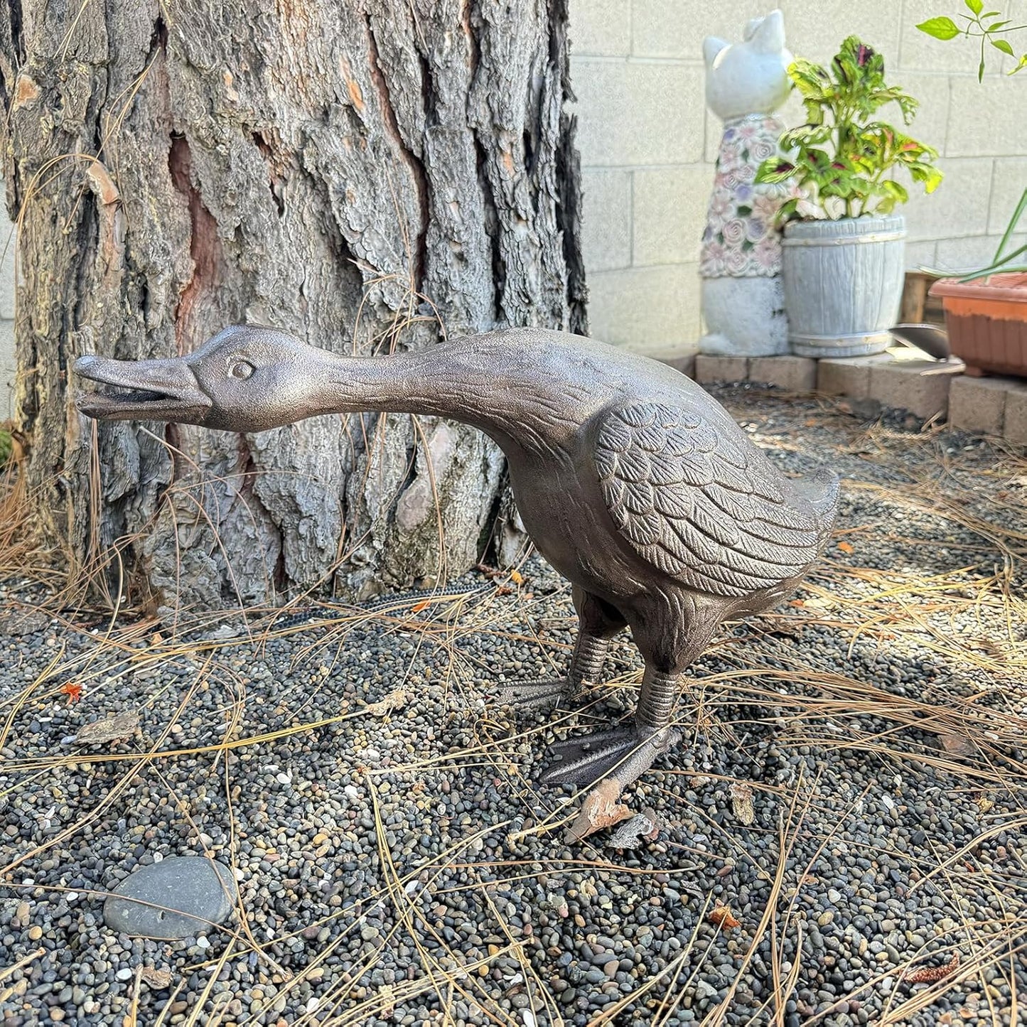 Vintage Cast Iron Goose Statue（18" Tall）- Handcrafted Feather Details, Realistic Garden Lawn Decor, Heavy Duty Outdoor Sculpture HC3267