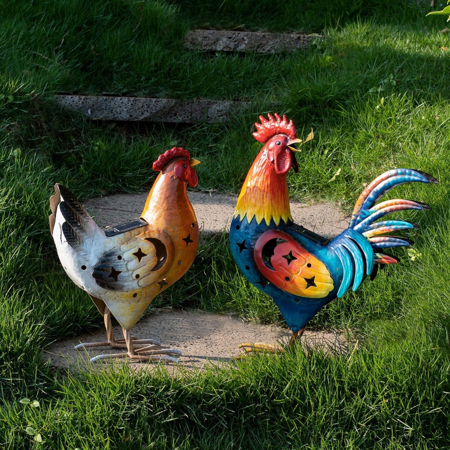 Natelf Solar Rooster Hen Yard Decorations Outdoor Metal Yard Decor Animal Chickens Yard Art for Garden Decor, Lawn Ornament for Porch Backyard Patio Coop Kitchen, Housewarming Gift, Set of 2