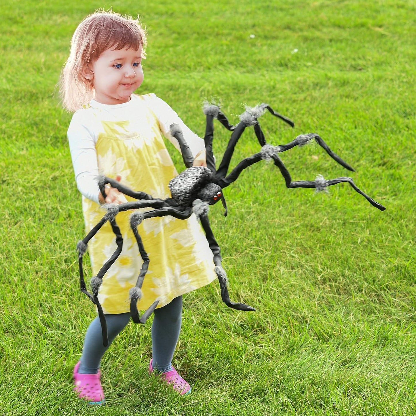 Halloween Spider/Tarantula with Red Eyes for Halloween Haunt Décor Best Halloween Decoration