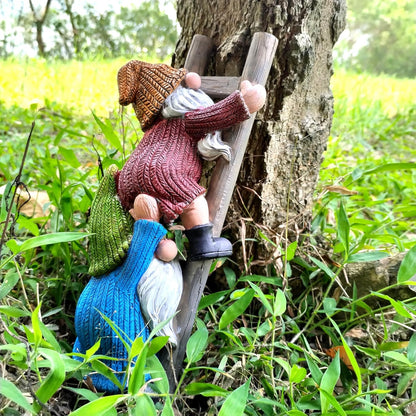 Funny Climbing Ladder Gnome Tree Hugger Decor, Garden Sculpture Decoration Elf Out The Door, Yard Ornament Resin Statue Outdoor Decor for Patio Lawn