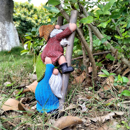Funny Climbing Ladder Gnome Tree Hugger Decor, Garden Sculpture Decoration Elf Out The Door, Yard Ornament Resin Statue Outdoor Decor for Patio Lawn
