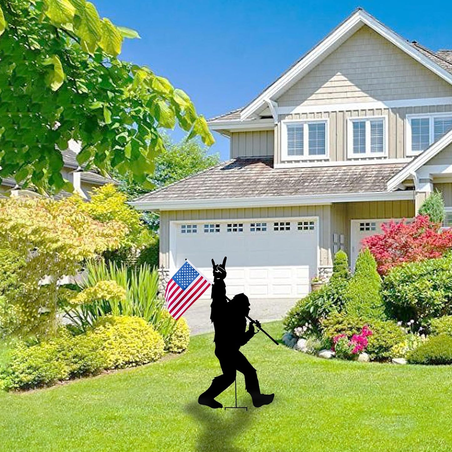 Paito 3.3ft Tall Metal Bigfoot Yard Decor Garden Stakes Display, Life Size Bigfoot Sasquatch Outdoor Yard Art Statue for 4th of July Decorations, Lawn