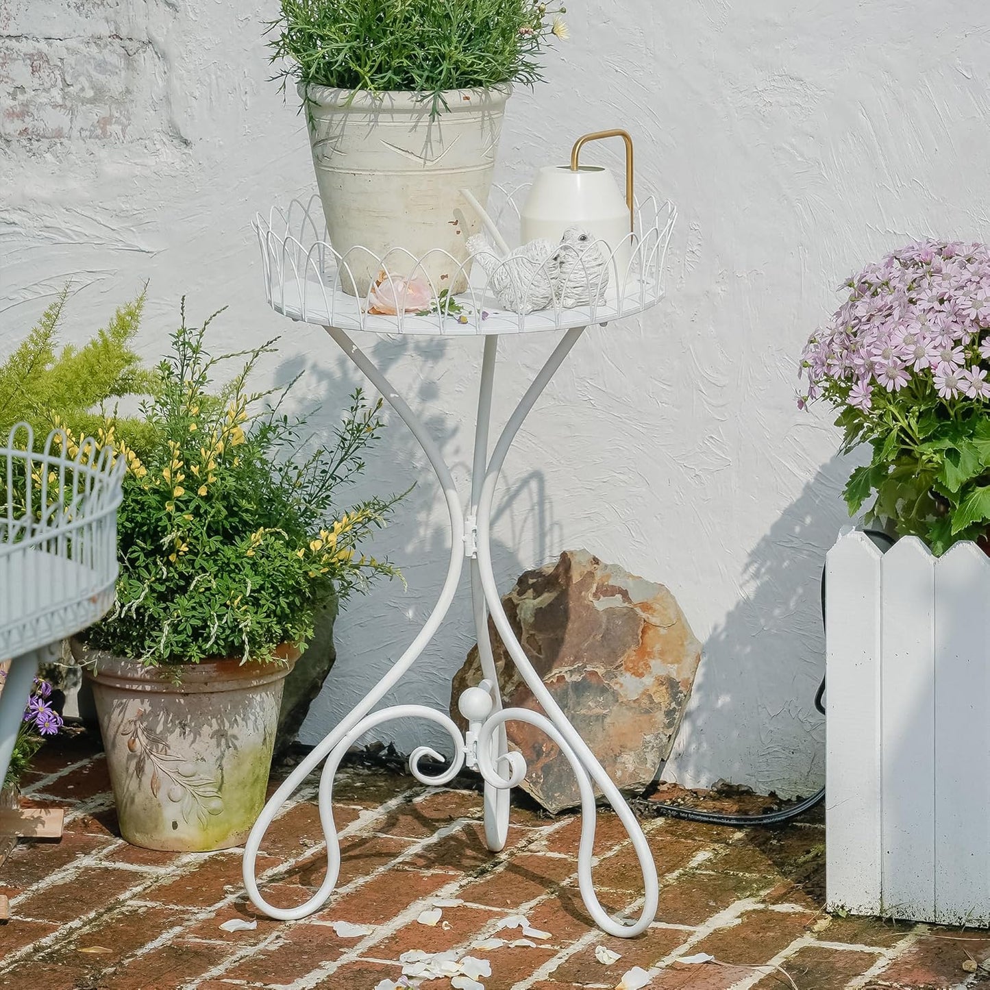 White Round Tabletop Plant Stand, French Vintage Metal Flower Pot Riser with Ornate Edge Detailing, Centerpiece Garden Decor