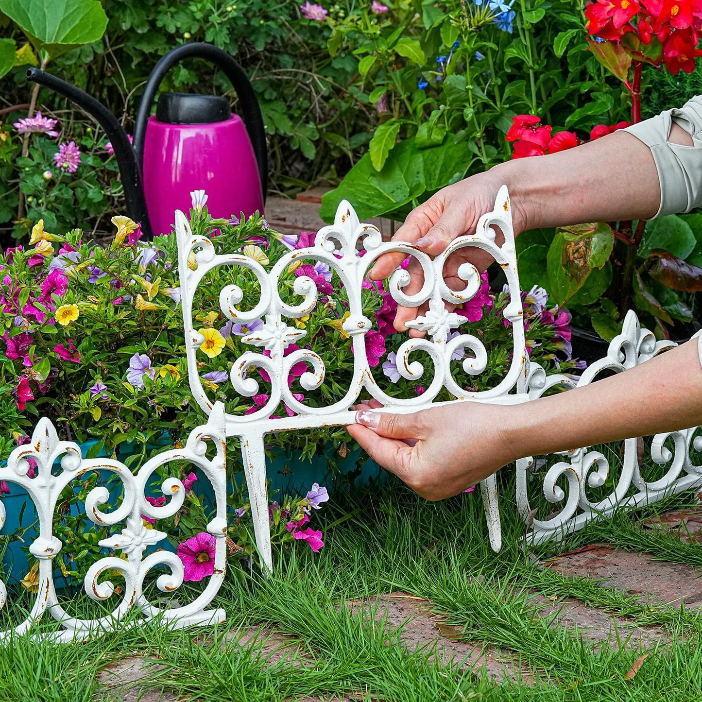 Sungmor Decorative Cast Iron Garden Edging, 4 Pack Rustic White Victorian Garden Edging Landscape Border, Vintage Metal Yard Stake Low Picket Fence, 10.6" Tall Outdoor Flower Bed Lawn Fence Panels