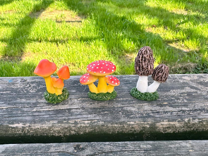 Mini Mushroom House Set - 4pcs Miniature Houses and 3pcs Mini Mushrooms for Fairy Gardens, Micro Landscapes, Moss Decorations (Mushroom House)