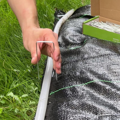 Landscape Staples Galvanized Garden Stakes,6 inch 200 Pack 12 Gauge Heavy Duty Garden Pins for Fences, Lawns, Weed Barriers and Landscape Fabrics, Irrigation Hose,Yard Lawn, Landscape Fabric