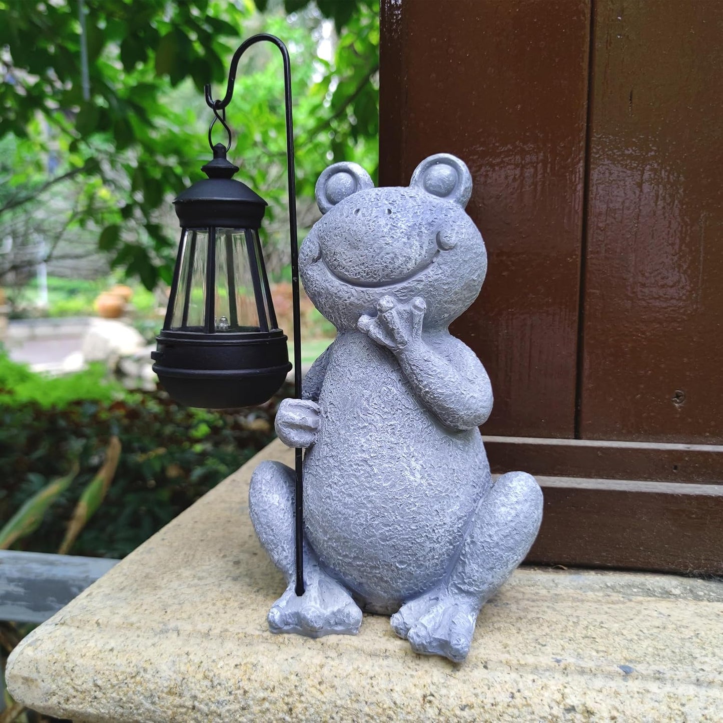Frog Solar Garden Statues,Resin Frog Figurine Decorations with Solar Lights Lantern, Outdoor Figurines Lawn Garden Statue Decor Art for Lawn,Yard,Balcony Ornament,Gift for Home Mom.