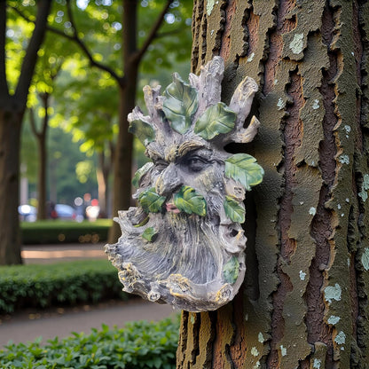 Whimsical Tree Face Garden Decoration ，Tree Faces Decor Outdoor Wallmounted Statue Art with Leaf Features, Outdoor Decor Garden Accessory (Home Decor)
