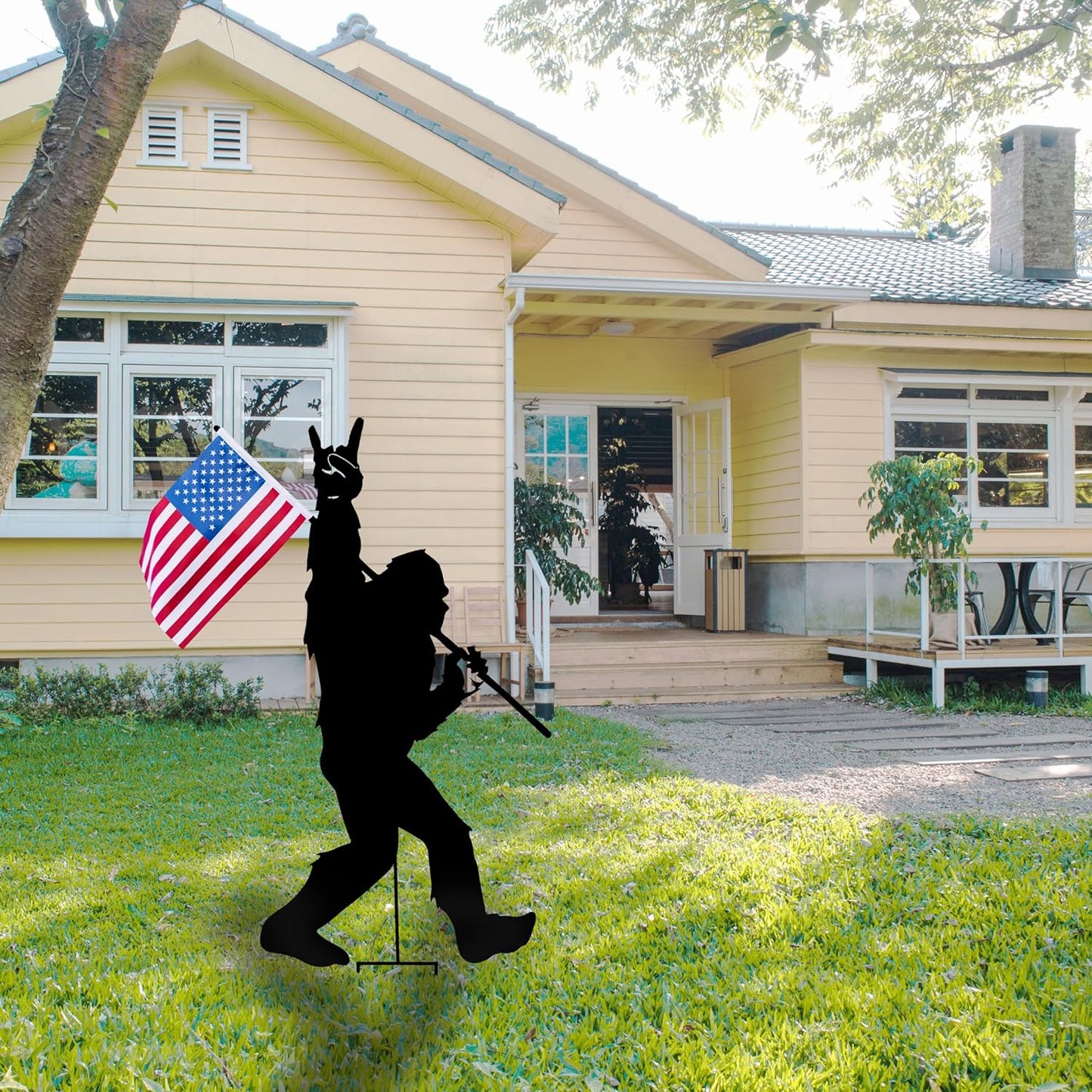 Paito 3.3ft Tall Metal Bigfoot Yard Decor Garden Stakes Display, Life Size Bigfoot Sasquatch Outdoor Yard Art Statue for 4th of July Decorations, Lawn