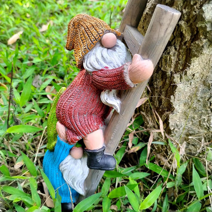 Funny Climbing Ladder Gnome Tree Hugger Decor, Garden Sculpture Decoration Elf Out The Door, Yard Ornament Resin Statue Outdoor Decor for Patio Lawn