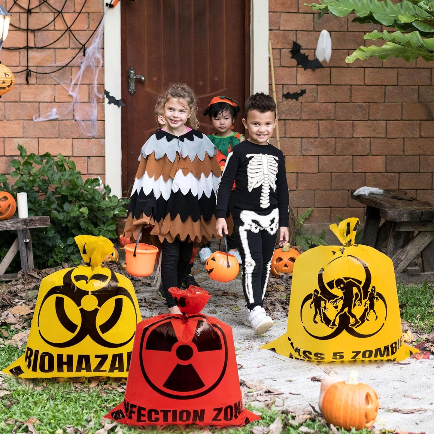 CNhoqc Halloween Lawn Trash Bags - 6Pcs Zombie Warning Reusable Waste Bags with Twist Ties, Fallen Leaf Grass Clipping Trash Container, Heavy-Duty Plastic for Biohazard Parties Outdoor Decorations