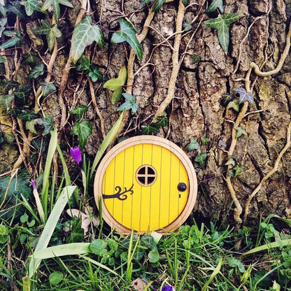 Yellow Fairy Garden Door for Tree, Fairys Doors for Trees Outdoor and Tree Trunk,Mini Fairy Garden Sculpture Lawn Ornament Decor, Fairytales Door Decoration,Gardens Miniatures,Buildings