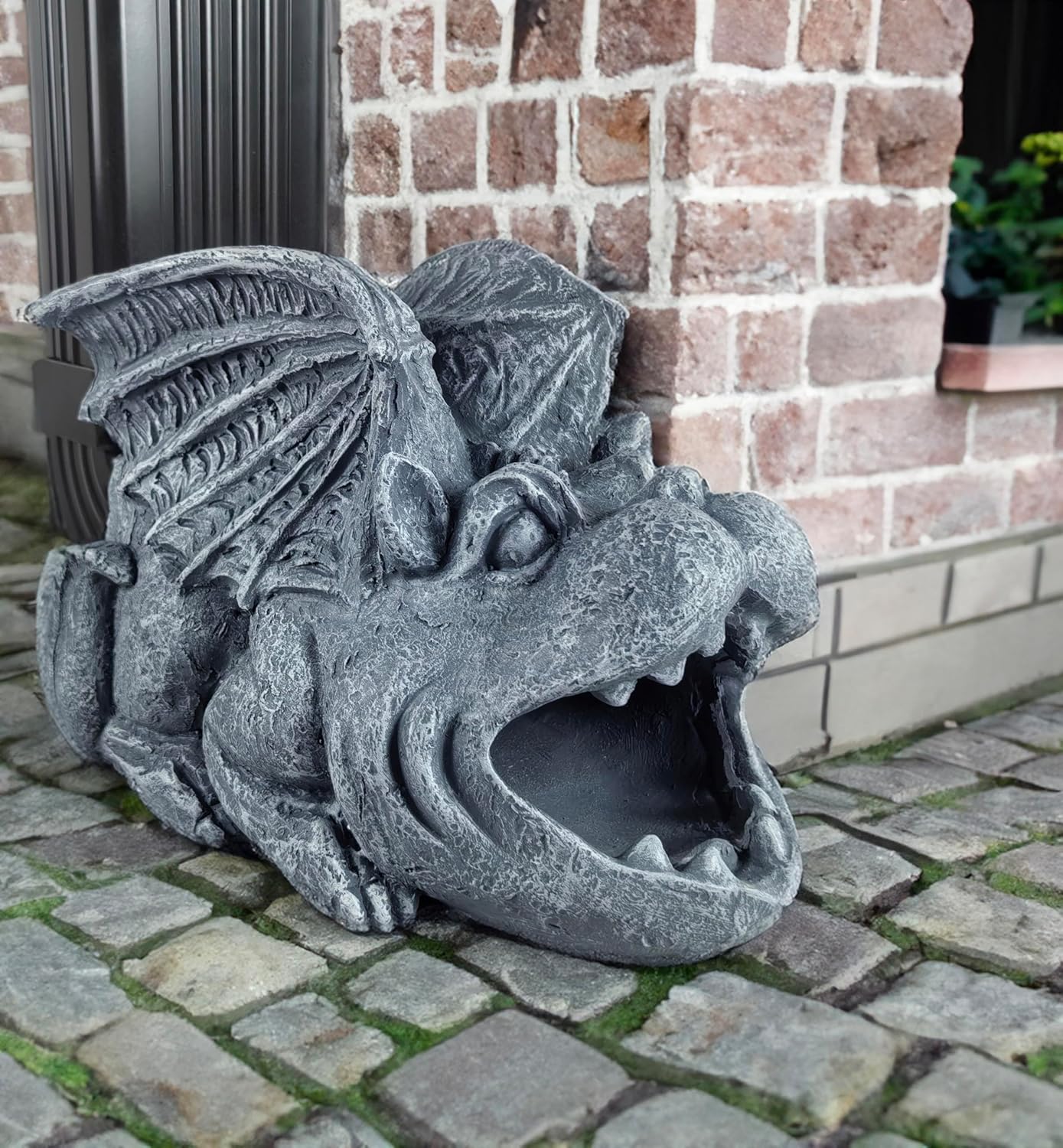 Gargoyle Statues Garden Decoration, Resin Statue Outdoor Decor, Animal Downspout Diverter, Decorative Gutter Extension, 3"4" Downspout Extender Diverter Splash Block