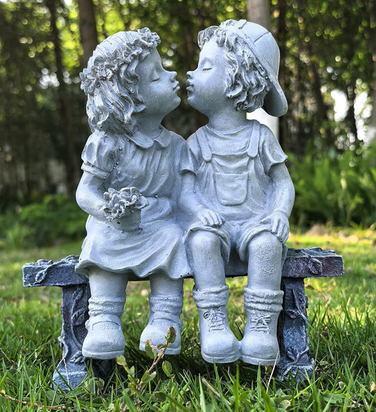 Garden First Kiss Outdoor Statue Decorative, Flower Bed Decor Puppy Love Kissing Couple,Boy and