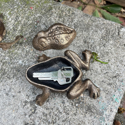 Outdoor Frog Key Hider, Cast Iron Frog Statue and Keys Hiders for Outside, Decorative Hidden Keys Holder, Antique Gold Hide a Key for Indoor Garden Yard Patio Decor