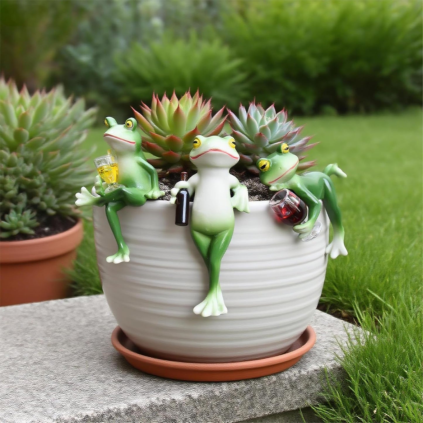 3 Pack Tipsy Frog Figurines Pot Huggers Statues Garden Decor for Outside,Plant Decorations for Pots,Miniature Frog Ornaments for Patio,Balcony,Backyard,Lawn,Unique House Warming Gifts for Women