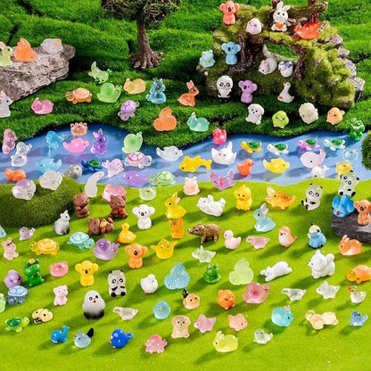 140 Pack Mini Animals Tiny Duck，Cow，Bee Figurines Bulk for Miniature Dollhouse Decor Accessories Garden Aquarium Potted Ornament Party DIY Charms Office Classroom Activity to Hide