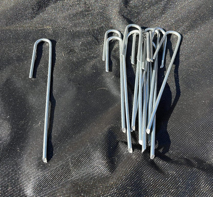 Sandbaggy 200-Pack DRIP TUBING Stakes Landscape Staples | 5 inch Length - 11 Gauge Heavy Duty | Drip Anchors | Landscape Pins | Garden Lawn Nails | Designed to Hold Drip Tubing Up to 1/2" Diameter