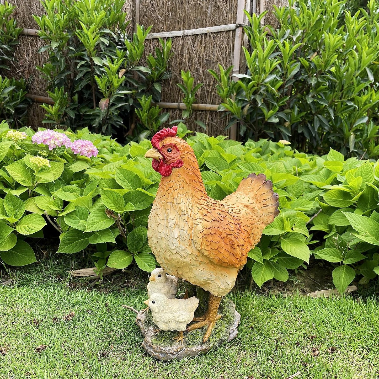 Garden Mother Hen and Baby Chick Statue Sculpture Standing Resin Farm Animal Decoration Chicken Sculpture Yard Art Outdoor Lawn Decoration 13.7'' High