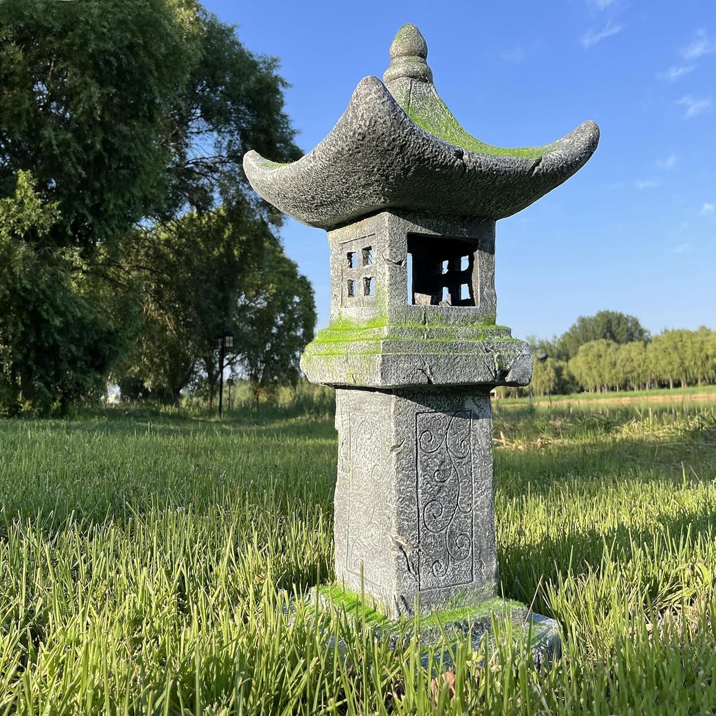 31.5’’High Japanese Pagoda Statue Moss-Covered Retro Miniature Tower Lantern Garden Decoration Figurines Outdoor Asian Decoration Zen Courtyard Landscape…