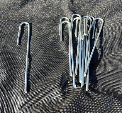 Sandbaggy 200-Pack DRIP TUBING Stakes Landscape Staples | 5 inch Length - 11 Gauge Heavy Duty | Drip Anchors | Landscape Pins | Garden Lawn Nails | Designed to Hold Drip Tubing Up to 1/2" Diameter